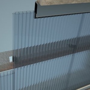 Kesit kesici profil ile sürekli şeffaf cam konstrüksiyon